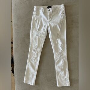 Bebé white skinny jeans